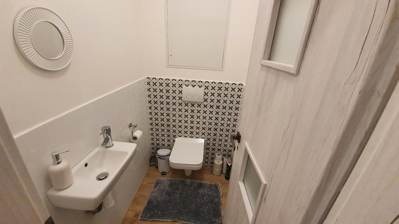 Cozy Studio With Netflix - Apartmanovy Dom Bernard Vysoké Tatry Esterno foto
